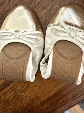 Talaria Foldable Ballet Flats in Gold and Cream